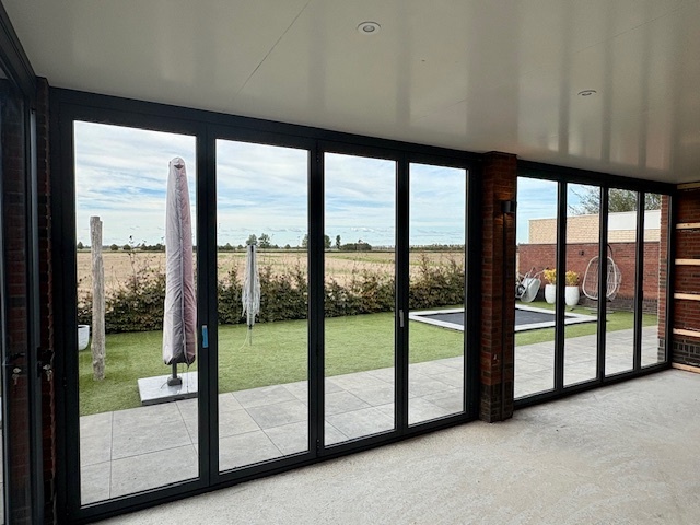 5 delige niet-geïsoleerde vouwwand met deur | 250 t/m 500cm