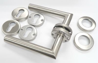 Deurkruk RVS met rozetten