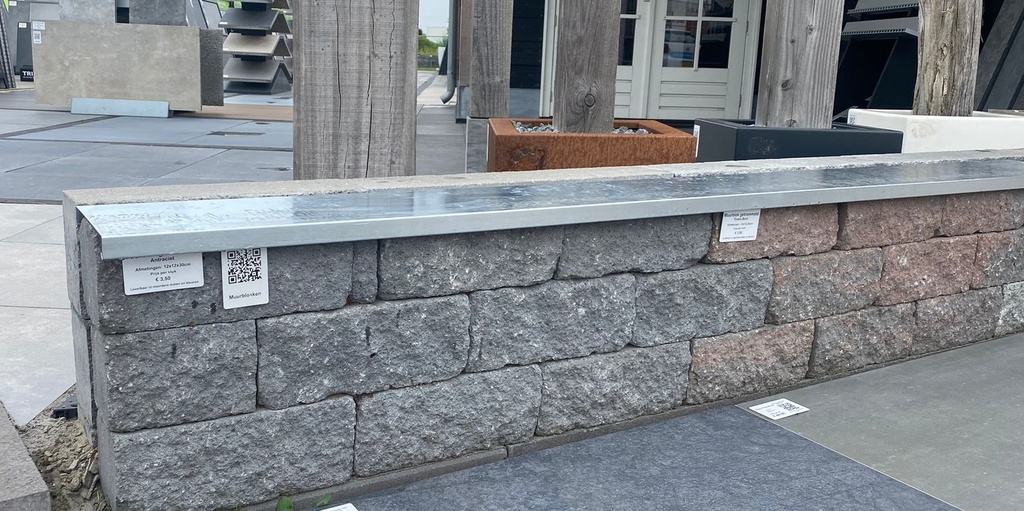 Zinken Muurafdekker geschikt voor stapelblokken -restant 8 stuks-